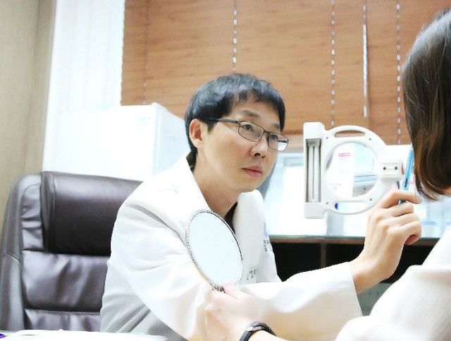 삼성 김희중 원장 상담.jpg