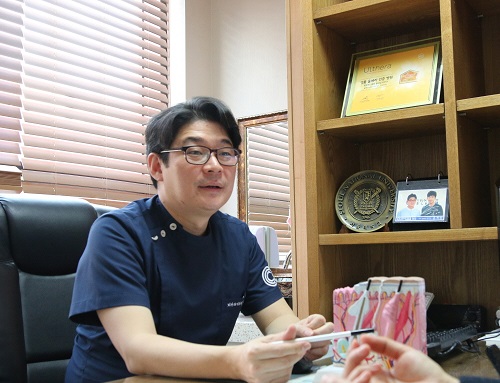 청담 오정준 원장 상담.jpg